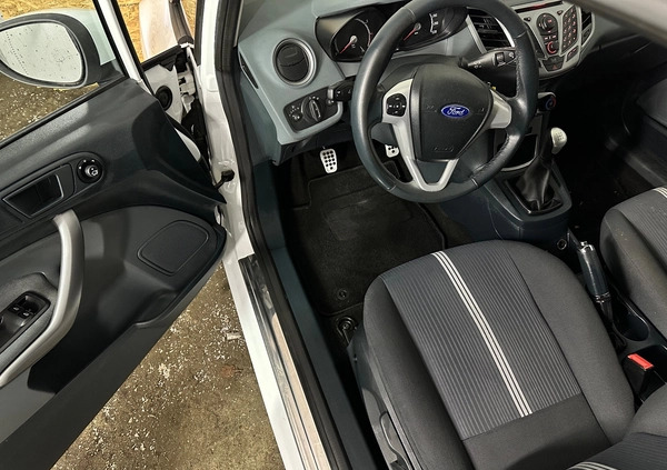 Ford Fiesta cena 18499 przebieg: 170600, rok produkcji 2011 z Kłodawa małe 137